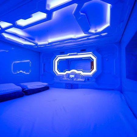 Space Q Capsule Hotel Sydney Exterior photo